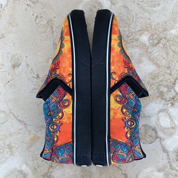 NWOT Yes We Vive Peace Sign Multicolour Slip On Sneakers - Picture 11 of 13